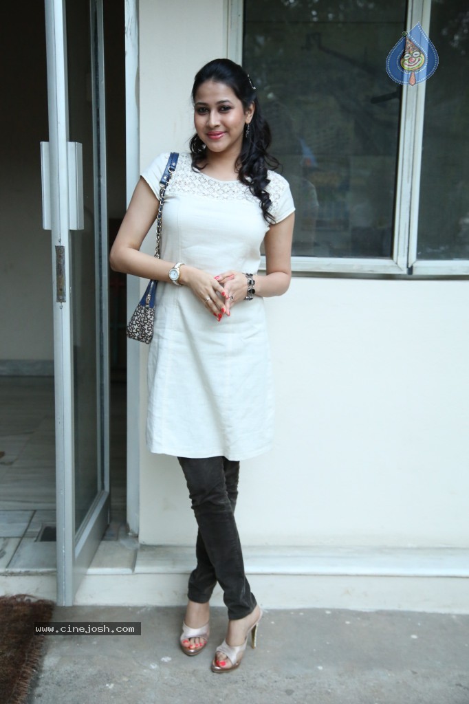 Panchi Bora Latest Pics - 41 / 68 photos