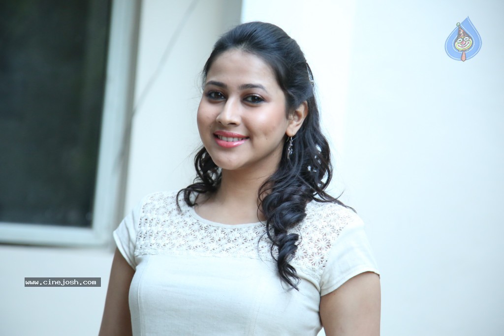 Panchi Bora Latest Pics - 65 / 68 photos