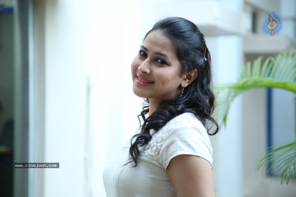 Panchi Bora Latest Pics - 66 / 68 photos