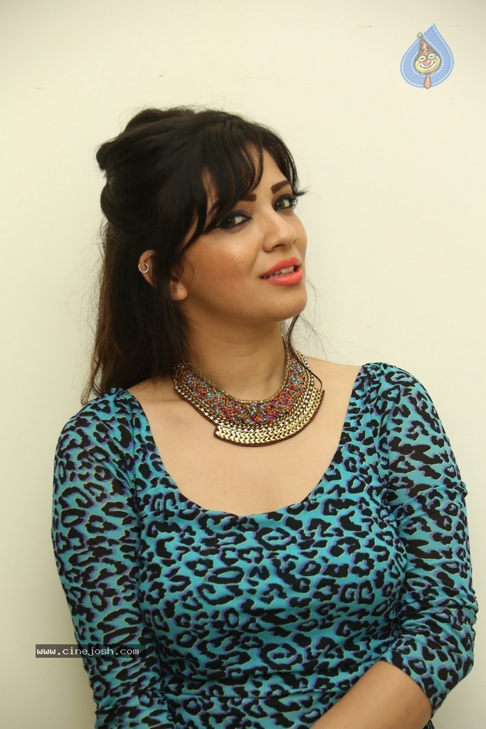 Parinidhi New Photos - 22 / 107 photos