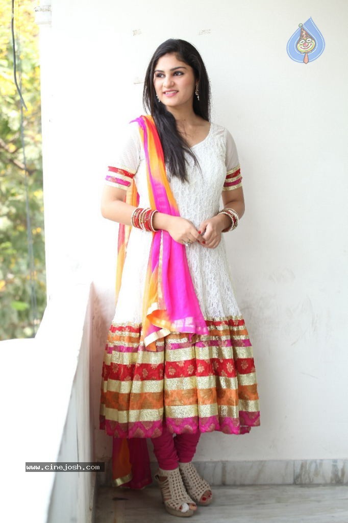 Parinika New Stills - 6 / 74 photos