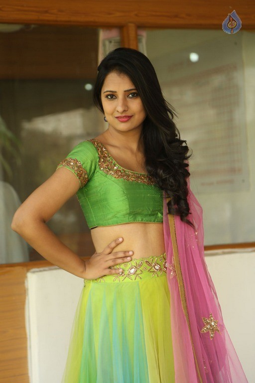 Nikitha Bisht New Photos - 24 / 72 photos