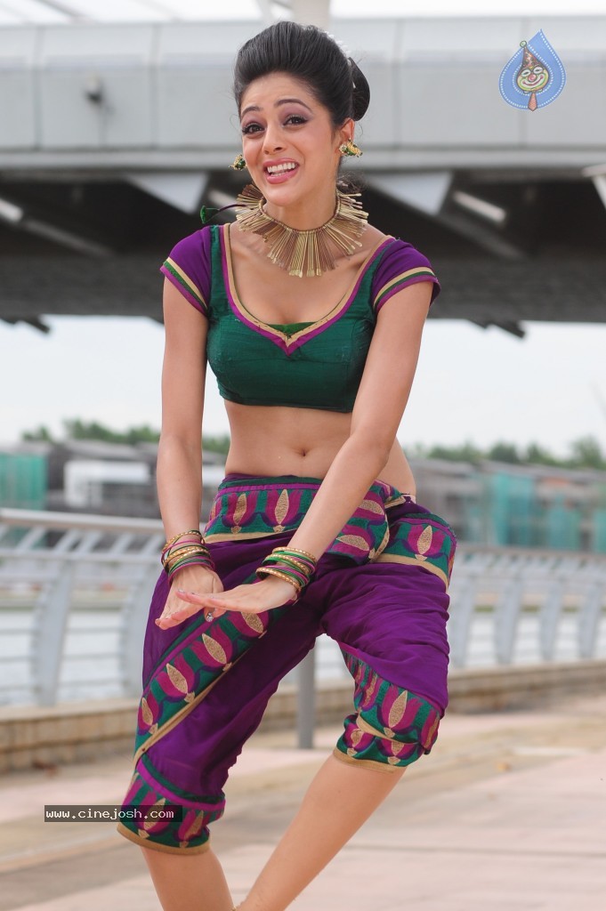 Parvathi Melton Cute Photos - 46 / 60 photos