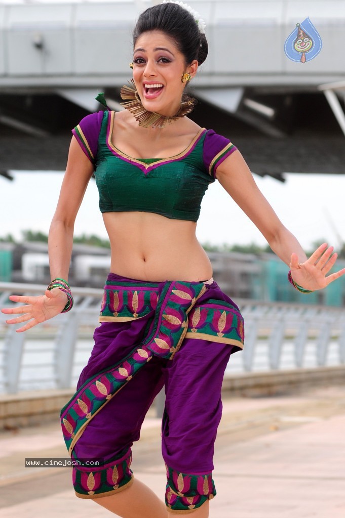 Parvathi Melton Cute Photos - 47 / 60 photos