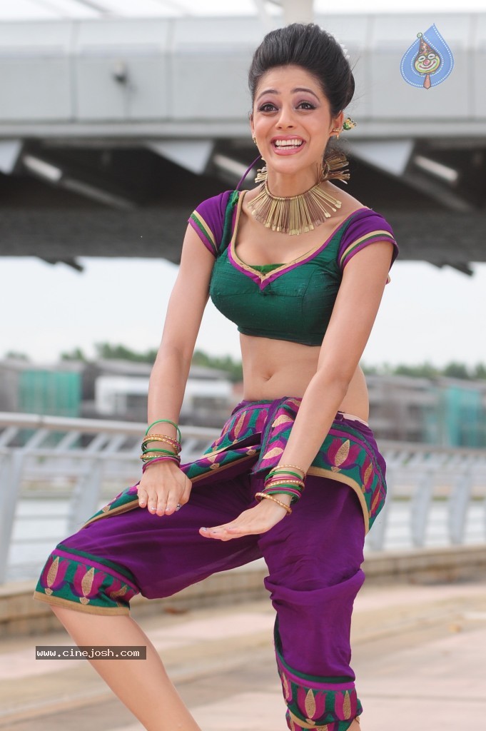 Parvathi Melton Cute Photos - 49 / 60 photos