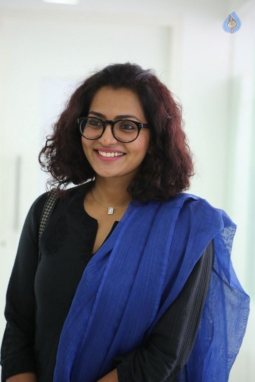 Parvathy New Photos - 13 / 15 photos