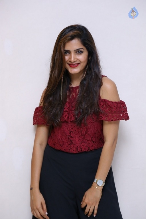Pavani Gangireddy Latest Photos - 5 / 17 photos