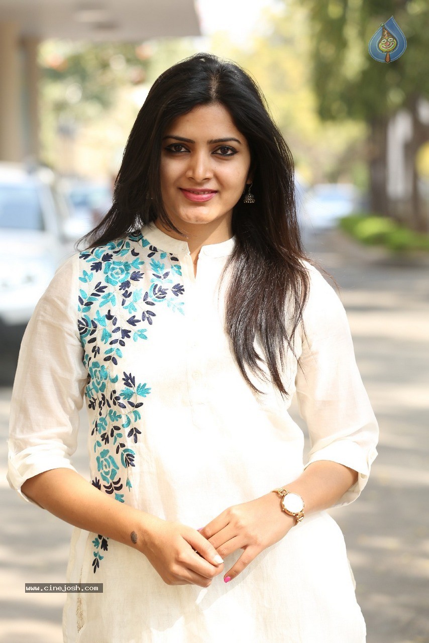 Pavani Gangireddy New Photos - 12 / 60 photos