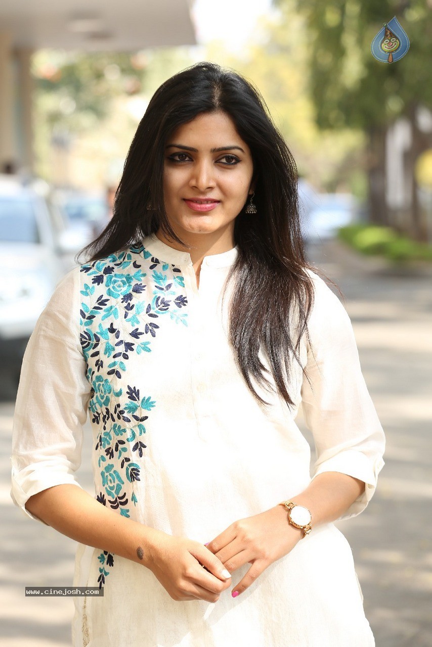 Pavani Gangireddy New Photos - 15 / 60 photos