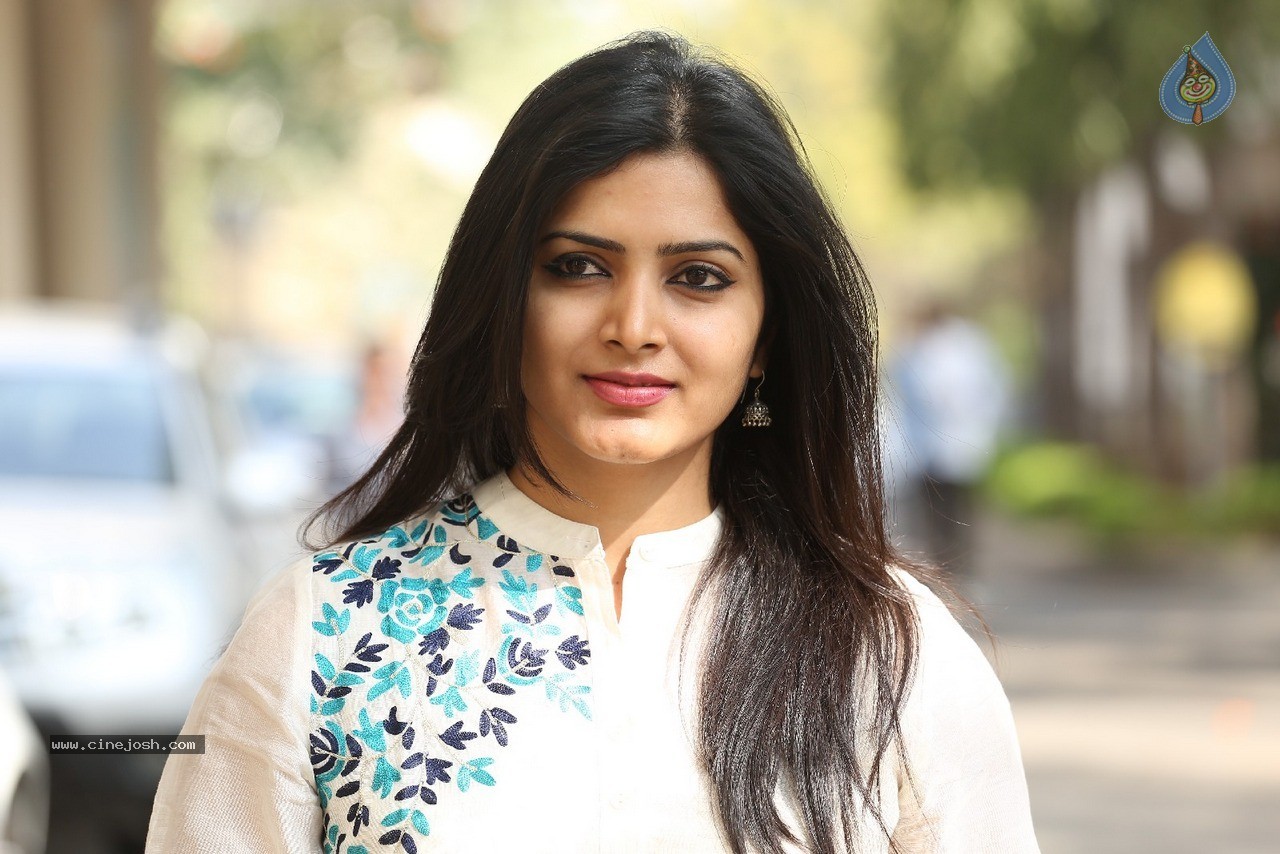 Pavani Gangireddy New Photos - 20 / 60 photos