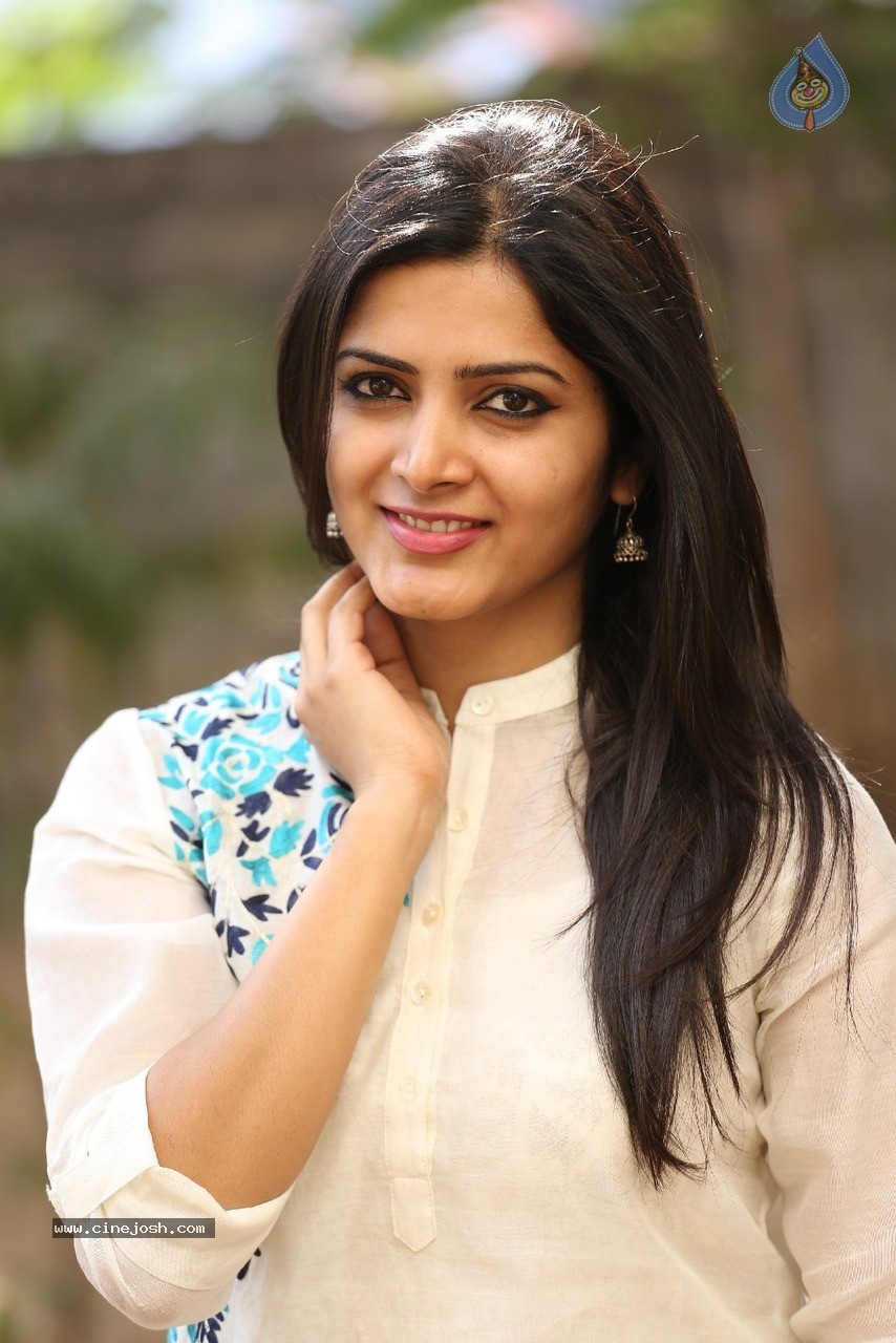 Pavani Gangireddy New Photos - 21 / 60 photos