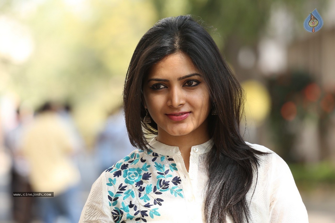 Pavani Gangireddy New Photos - 23 / 60 photos