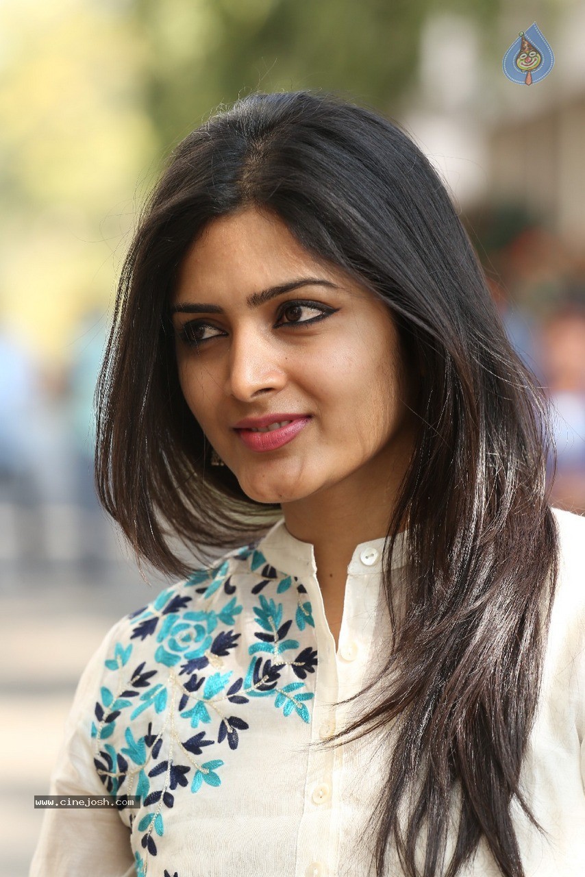 Pavani Gangireddy New Photos - 26 / 60 photos