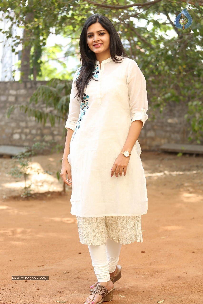 Pavani Gangireddy New Photos - 31 / 60 photos
