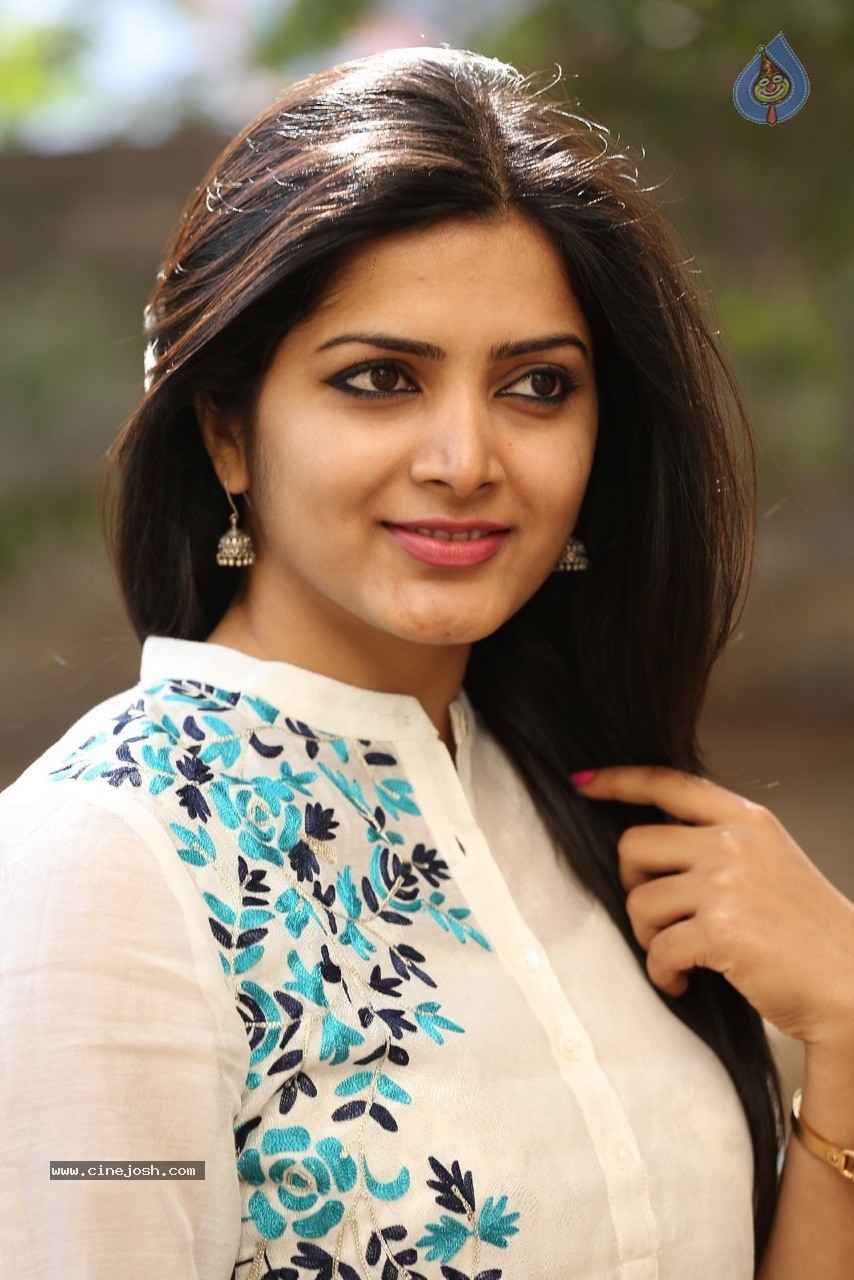Pavani Gangireddy New Photos - 32 / 60 photos