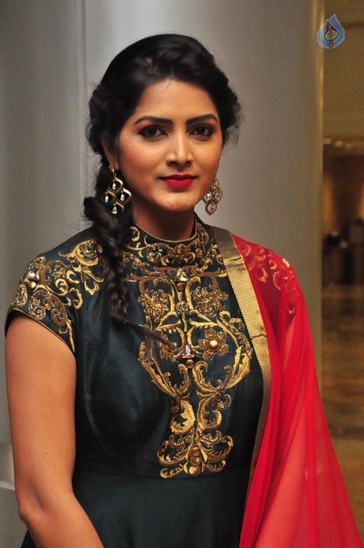 Pavani Gangireddy New Photos - 11 / 42 photos