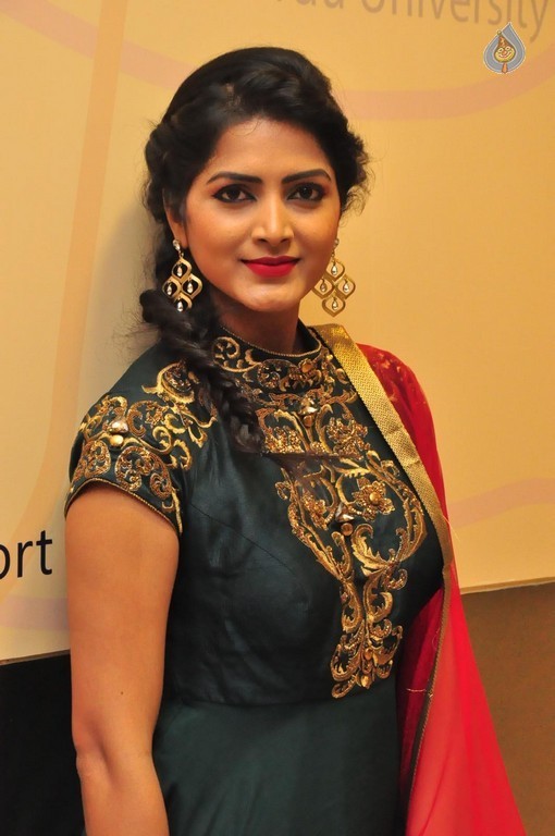 Pavani Gangireddy New Photos - 14 / 42 photos