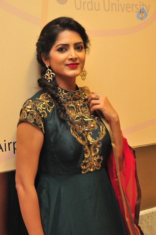 Pavani Gangireddy New Photos - 16 / 42 photos