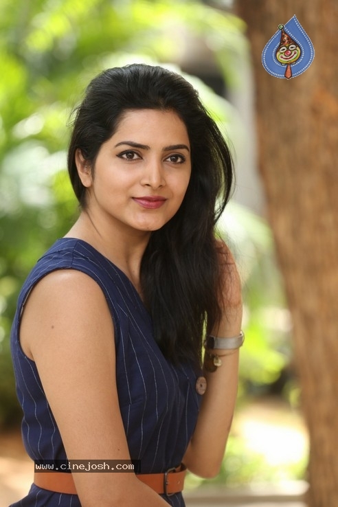 Pavani Gangireddy Stills - 6 / 42 photos