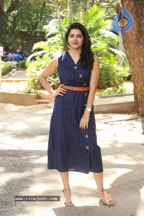 Pavani Gangireddy Stills - 10 / 42 photos