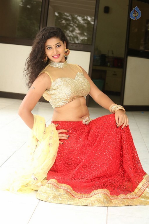 Pavani New Gallery - 33 / 54 photos