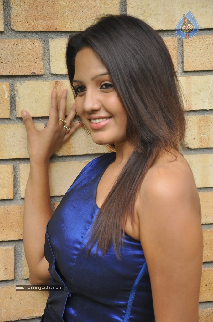 Pavani Reddy Stills - 12 / 95 photos