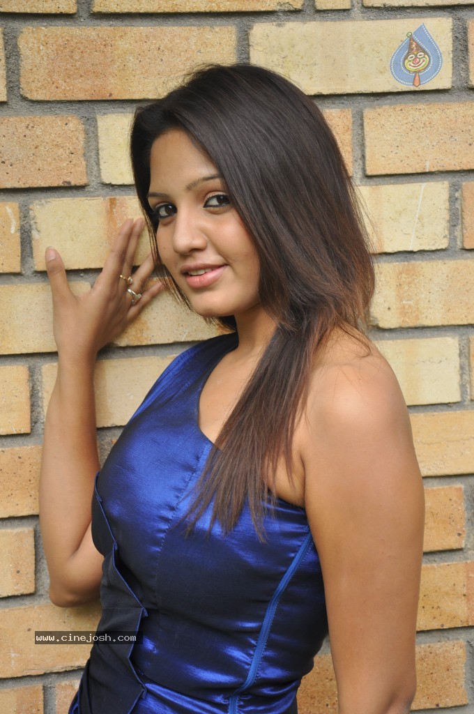 Pavani Reddy Stills - 36 / 95 photos