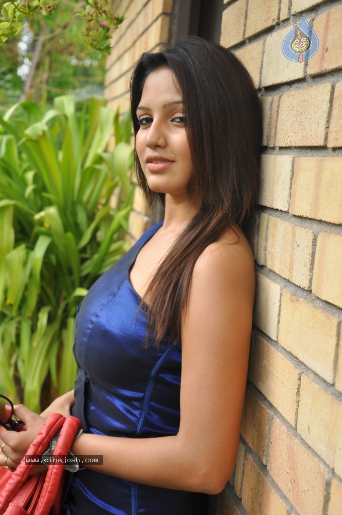 Pavani Reddy Stills - 68 / 95 photos