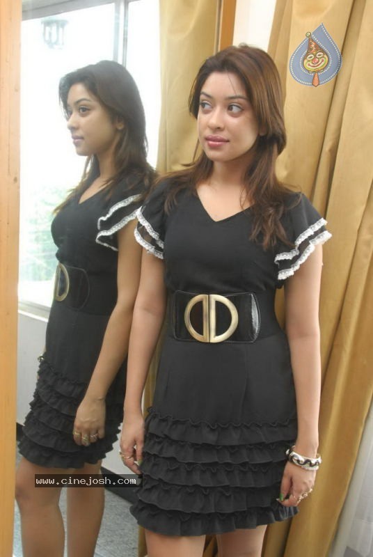 Payal Gosh Latest Stills - 25 / 90 photos