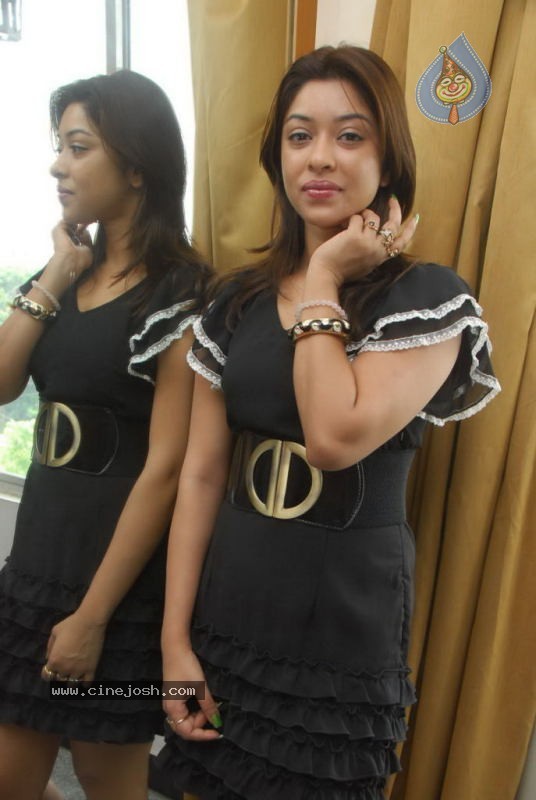 Payal Gosh Latest Stills - 63 / 90 photos