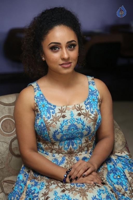 Pearle Maaney New Photos - 13 / 40 photos
