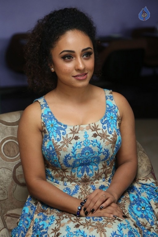 Pearle Maaney New Photos - 31 / 40 photos