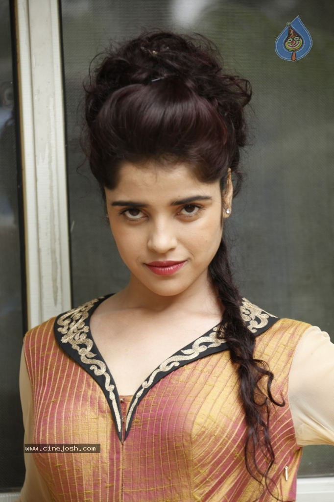 Piaa Bajpai New Stills - 4 / 63 photos