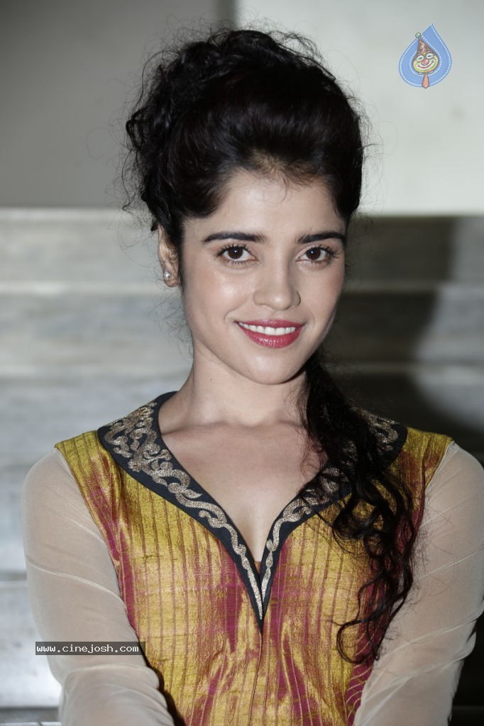 Piaa Bajpai New Stills - 35 / 63 photos
