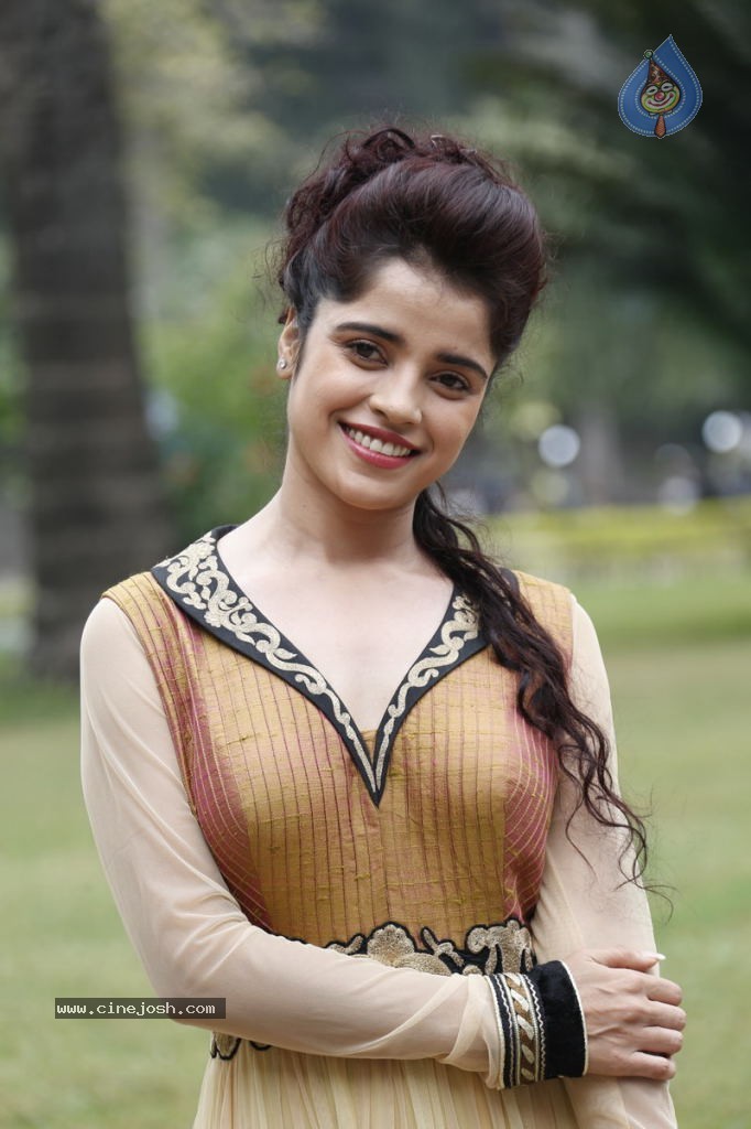 Piaa Bajpai New Stills - 40 / 63 photos