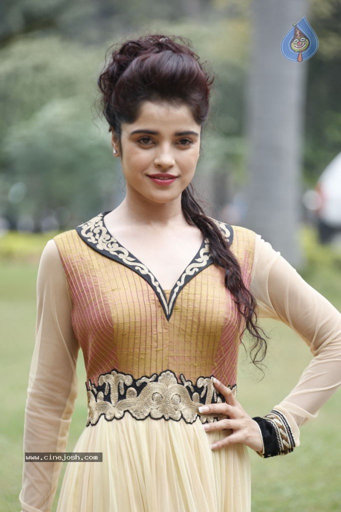 Piaa Bajpai New Stills - 49 / 63 photos