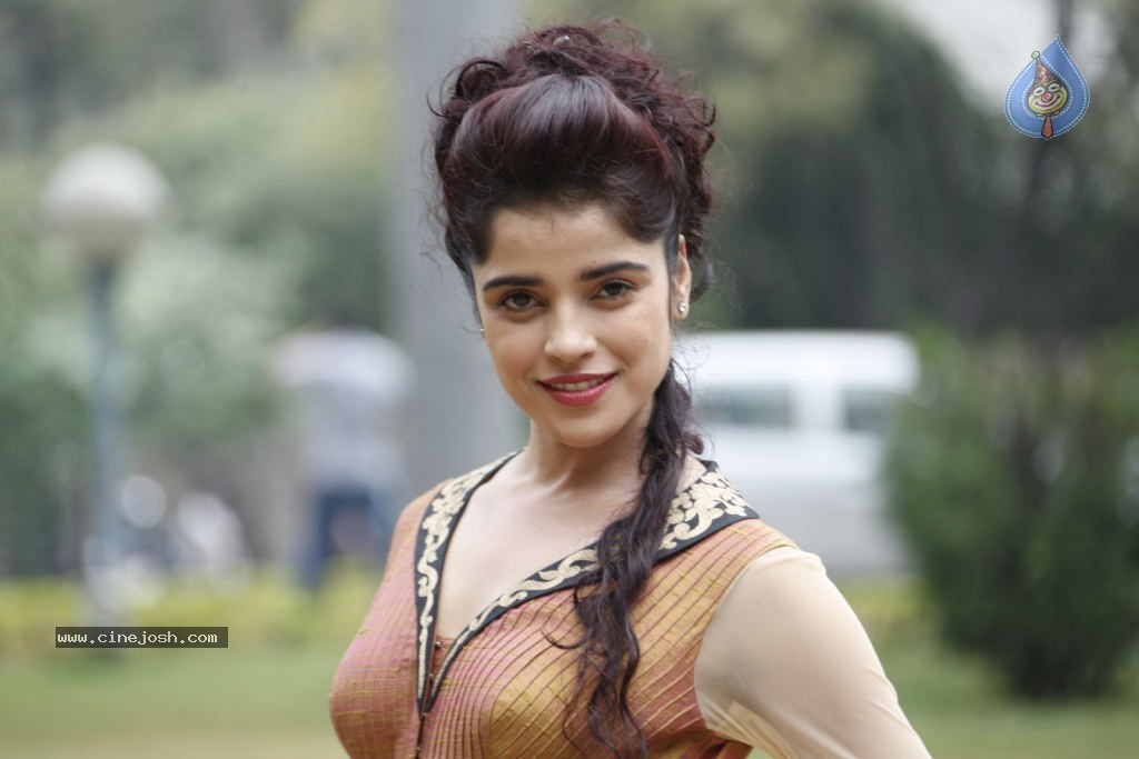 Piaa Bajpai New Stills - 50 / 63 photos