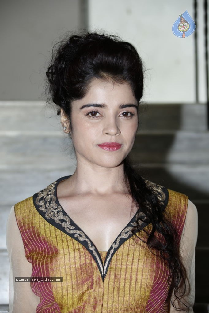 Piaa Bajpai New Stills - 55 / 63 photos