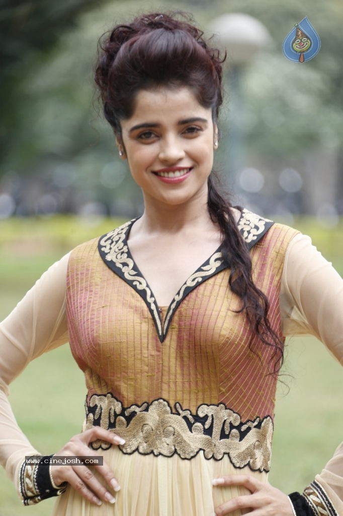 Piaa Bajpai New Stills - 60 / 63 photos