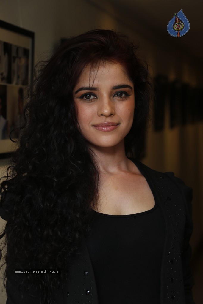 Piaa Bajpai Stills - 19 / 60 photos