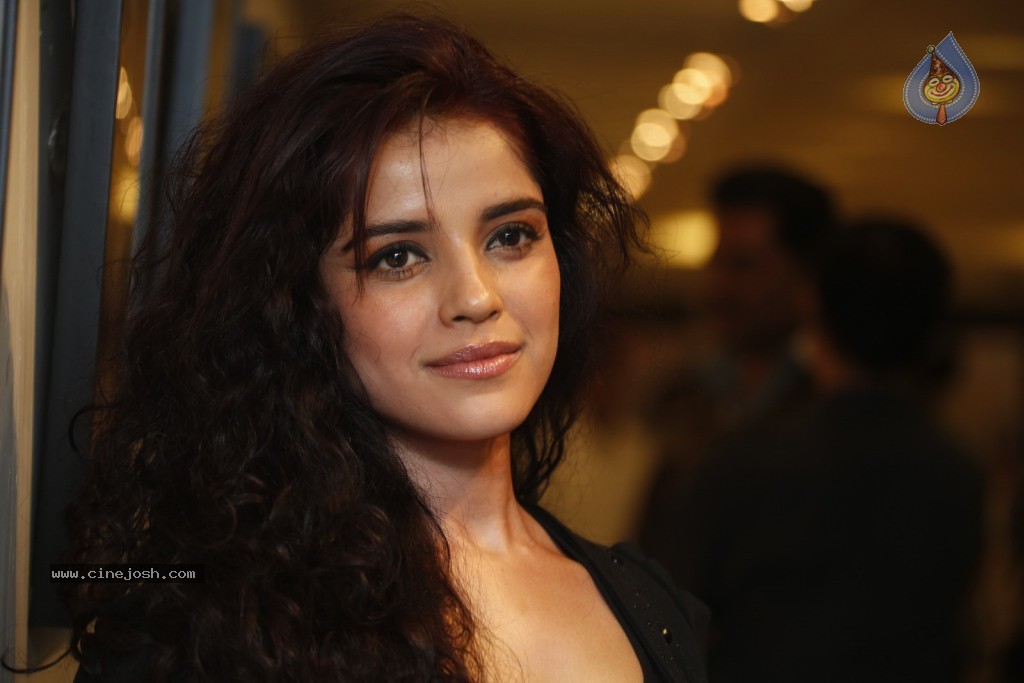 Piaa Bajpai Stills - 37 / 60 photos