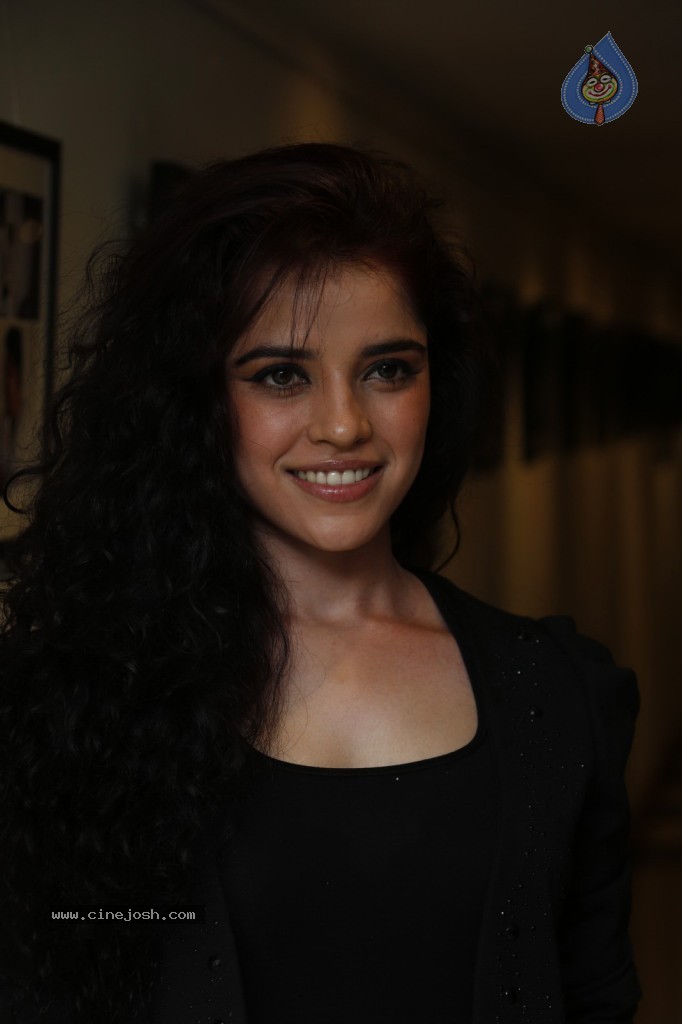 Piaa Bajpai Stills - 39 / 60 photos