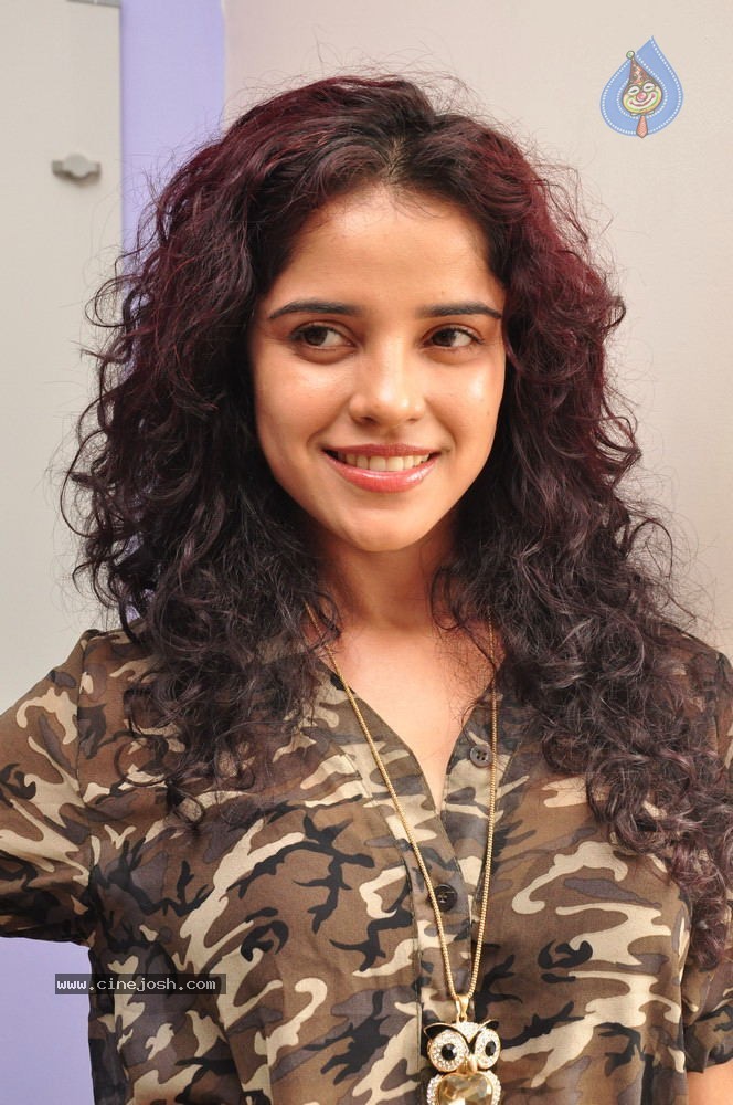 Piaa Bajpai Stills - 42 / 66 photos