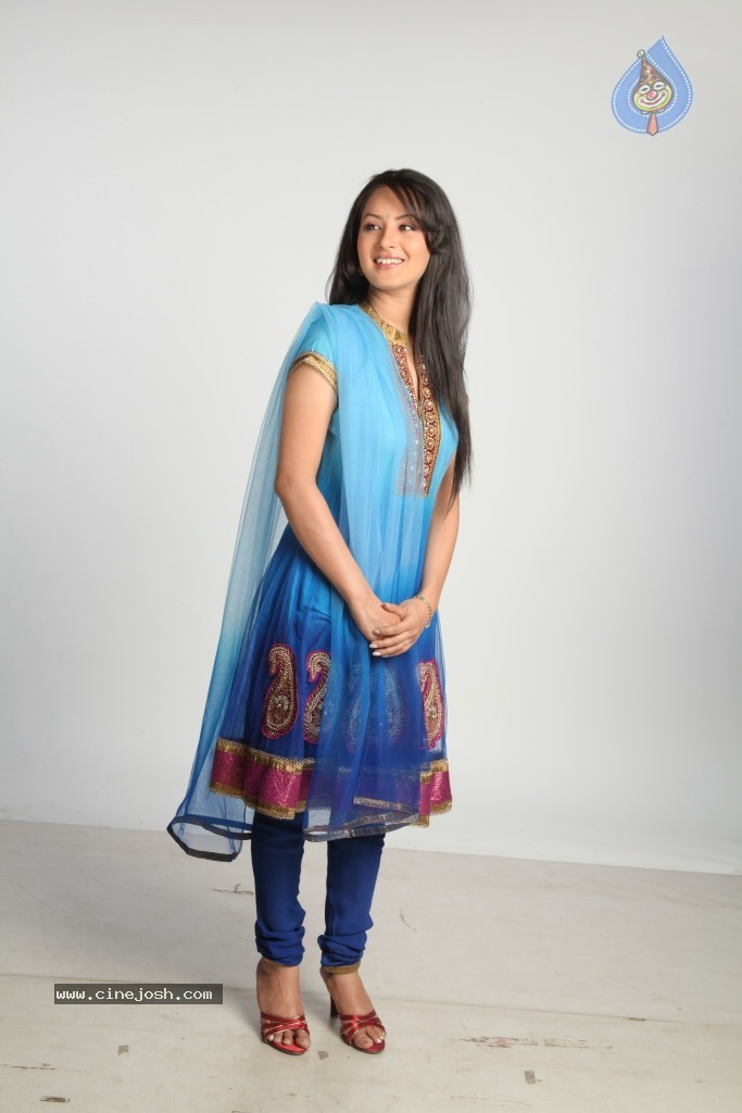 Pooja Bose Latest Stills - 14 / 56 photos