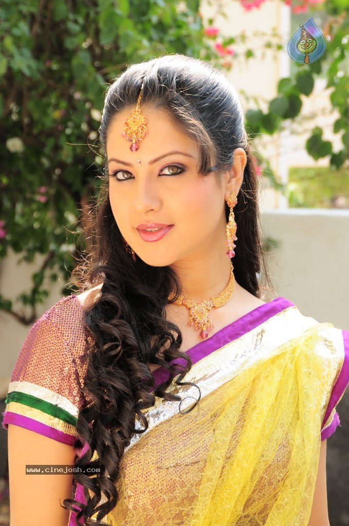 Pooja Bose Stills - 9 / 89 photos