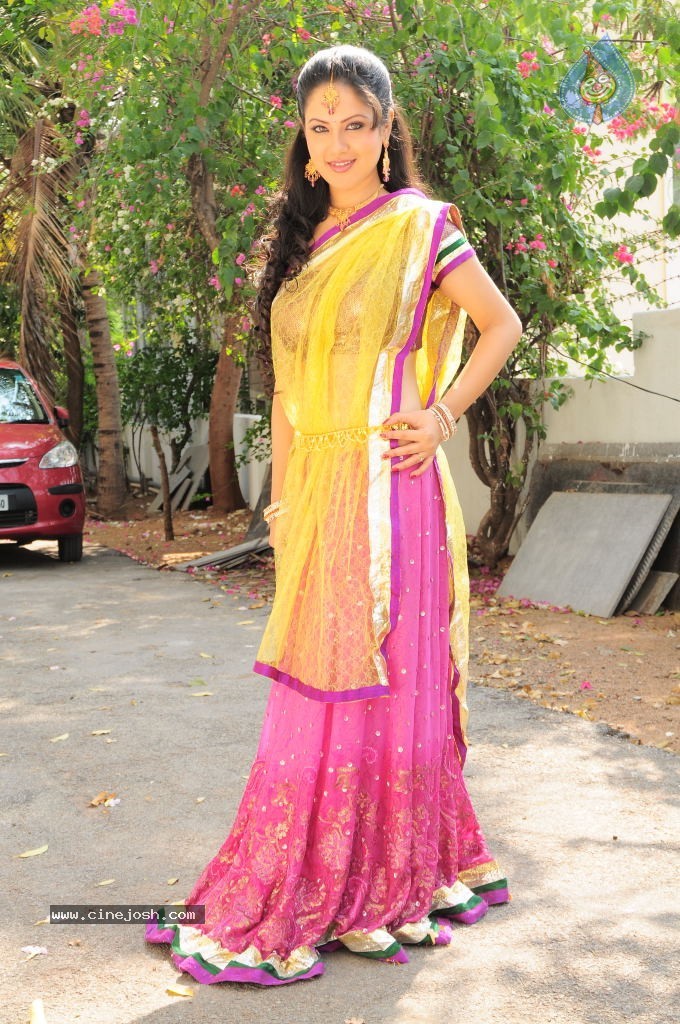 Pooja Bose Stills - 12 / 89 photos