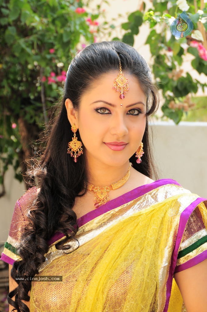 Pooja Bose Stills - 13 / 89 photos