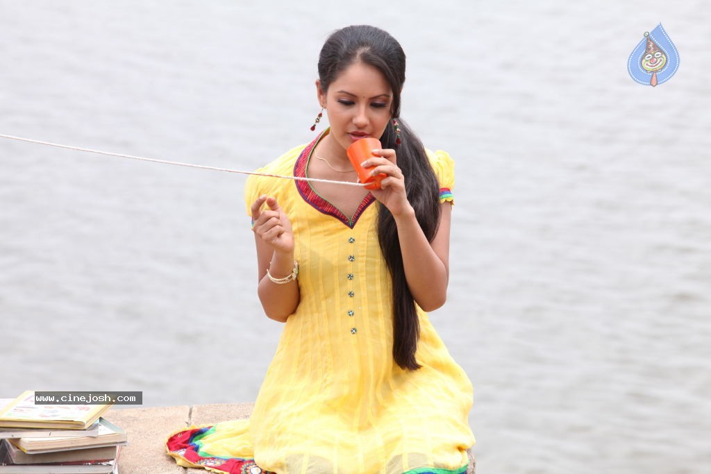 Pooja Bose Stills - 20 / 89 photos