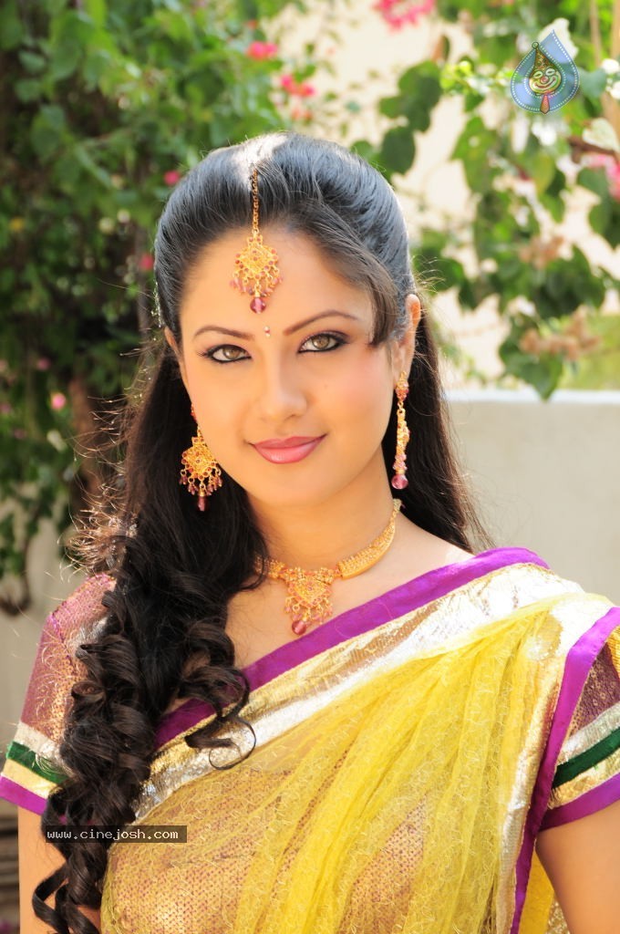 Pooja Bose Stills - 62 / 89 photos