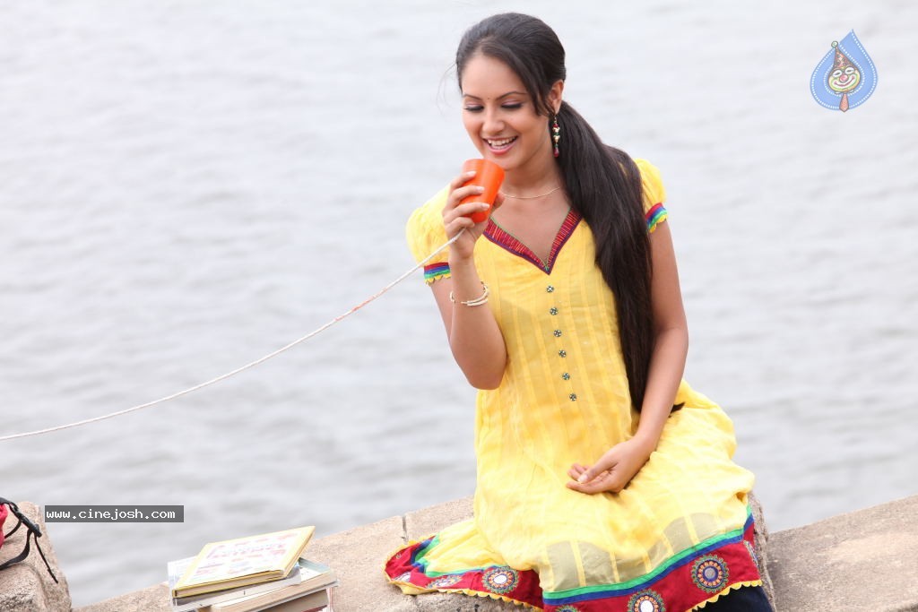 Pooja Bose Stills - 82 / 89 photos